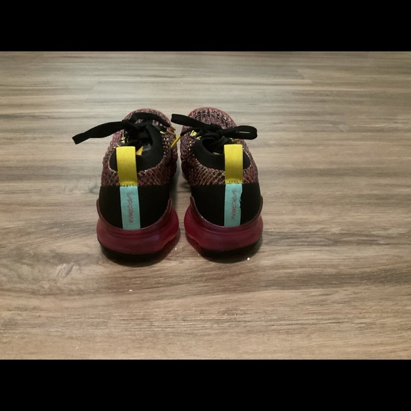 Nike VaporMaxx flyknit. Size 9 like new without box - Picture 4 of 7